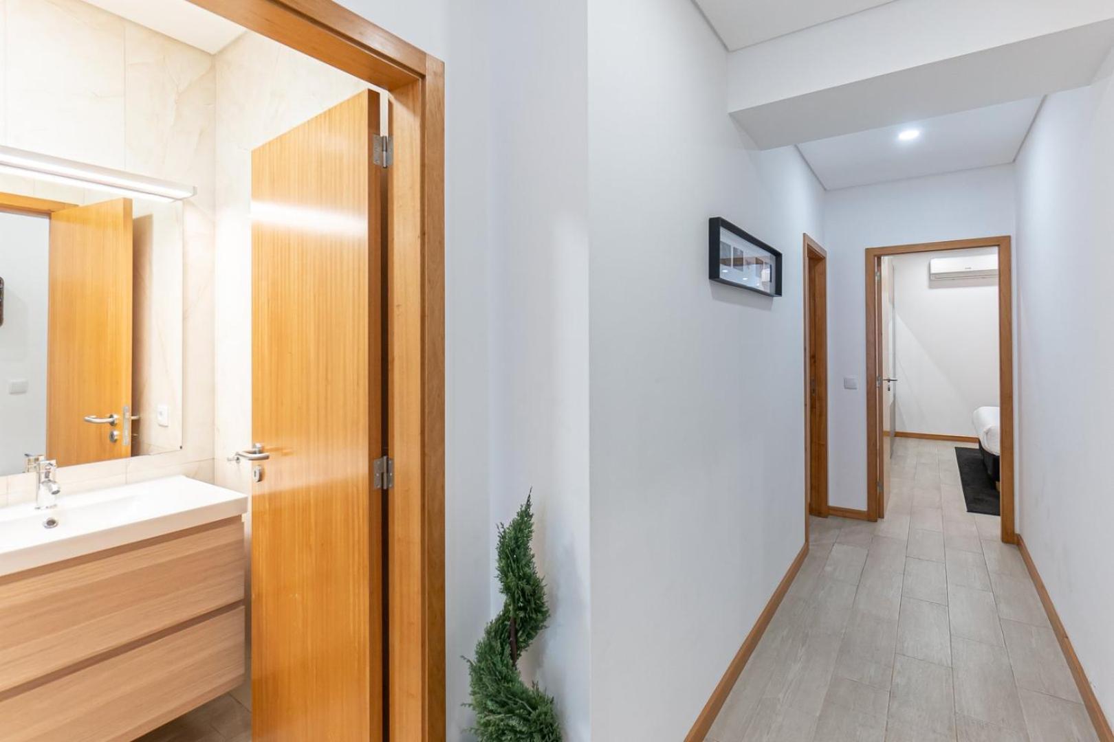 Appartamento Guestready - Urban Elegance In The Heart Of Oporto Esterno foto