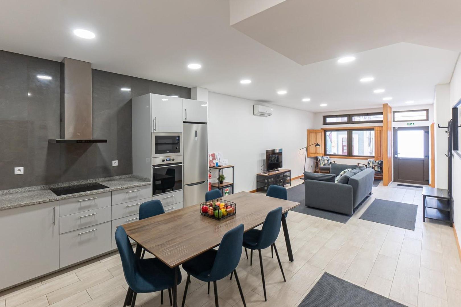 Appartamento Guestready - Urban Elegance In The Heart Of Oporto Esterno foto